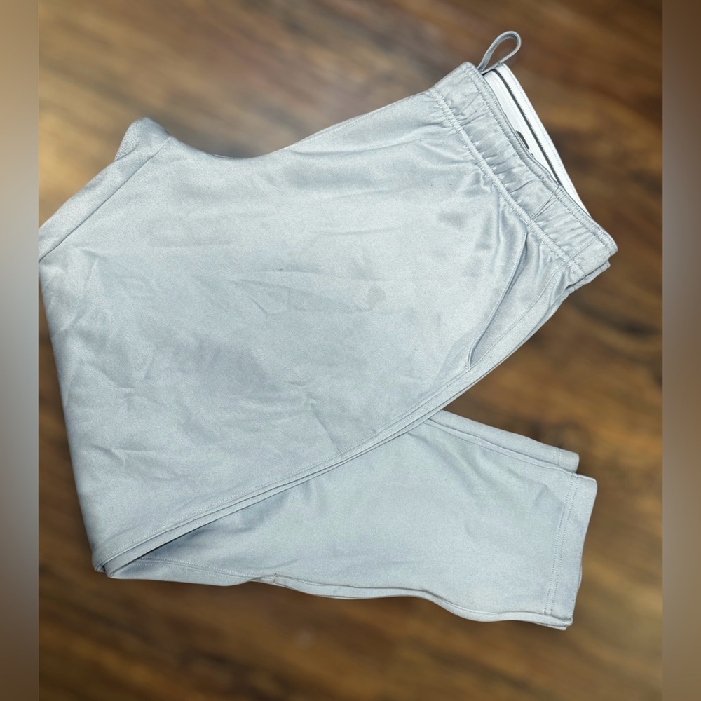 New Balance Light Gray Joggers | Size L (Small Stains)